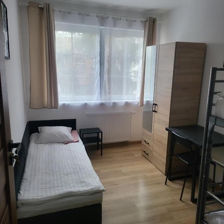 Rooms4Rest Popularna - Private Rooms For Tourists - Atr Consulting Sp, Z O,O, Warsawa Bagian luar foto