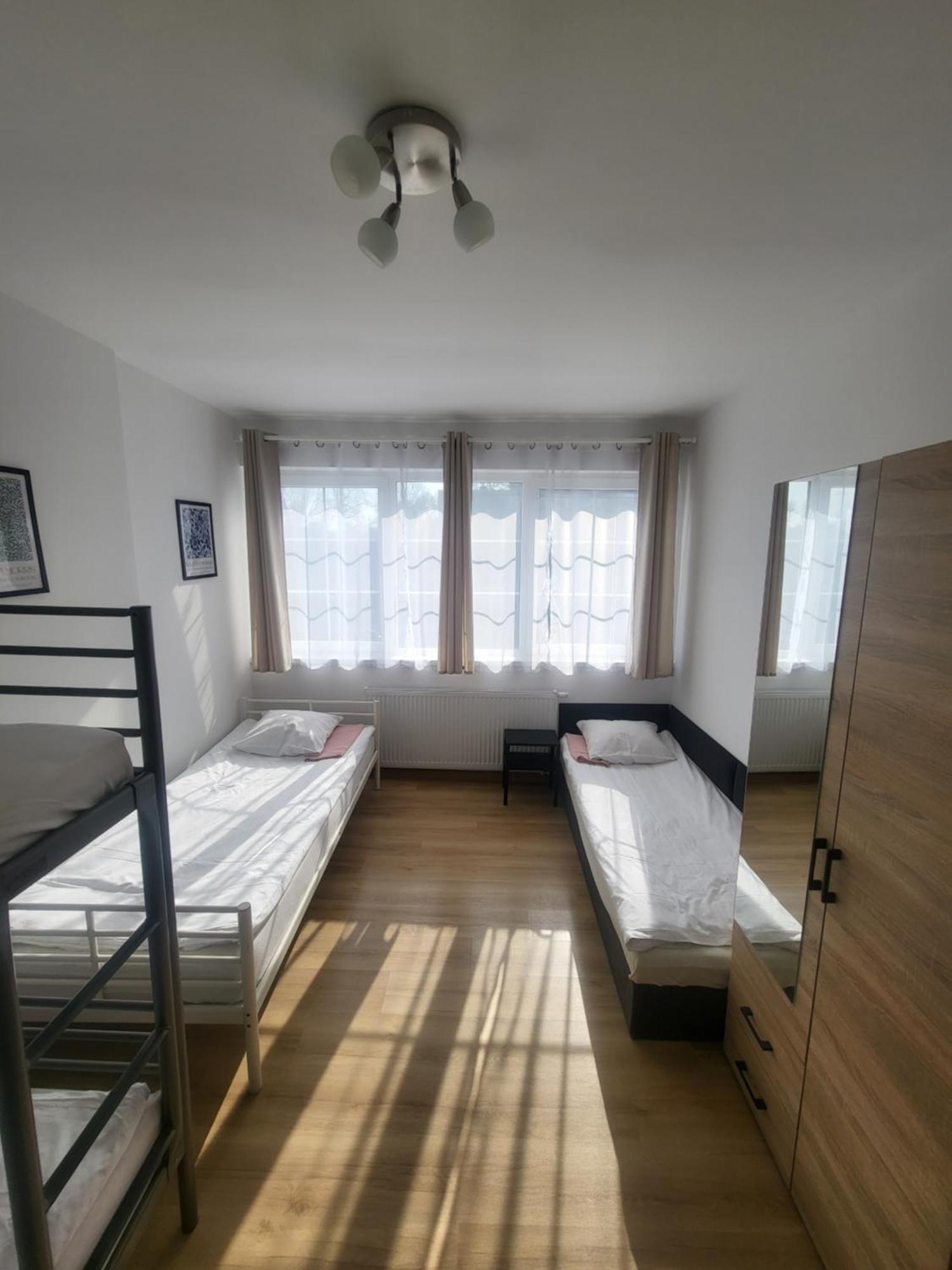 Rooms4Rest Popularna - Private Rooms For Tourists - Atr Consulting Sp, Z O,O, Warsawa Bagian luar foto