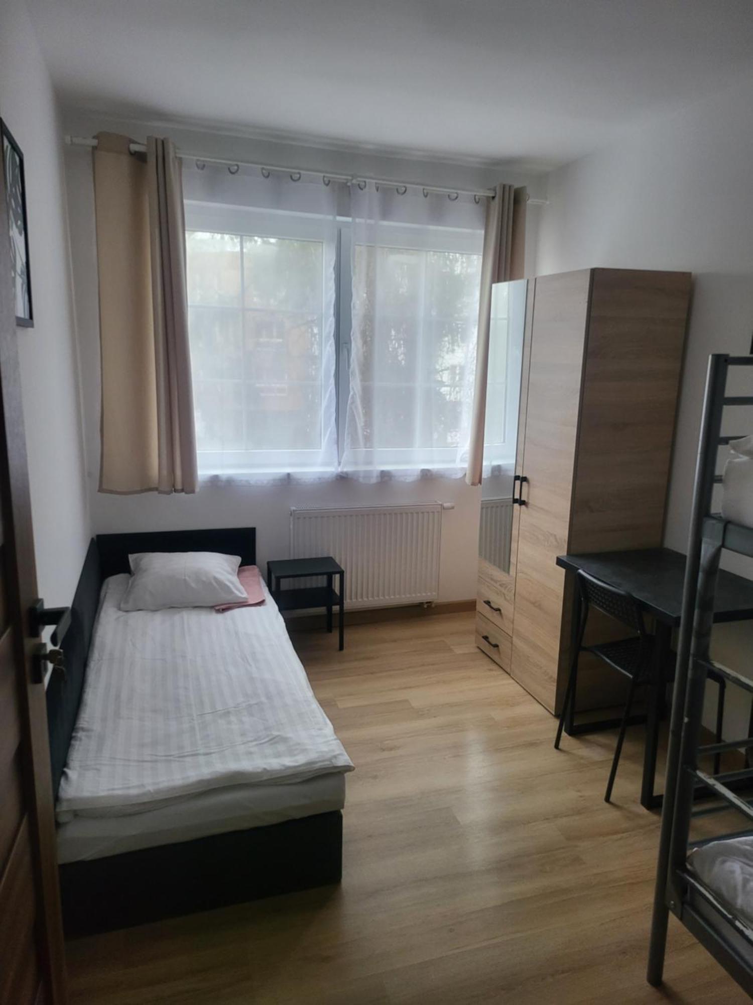 Rooms4Rest Popularna - Private Rooms For Tourists - Atr Consulting Sp, Z O,O, Warsawa Bagian luar foto